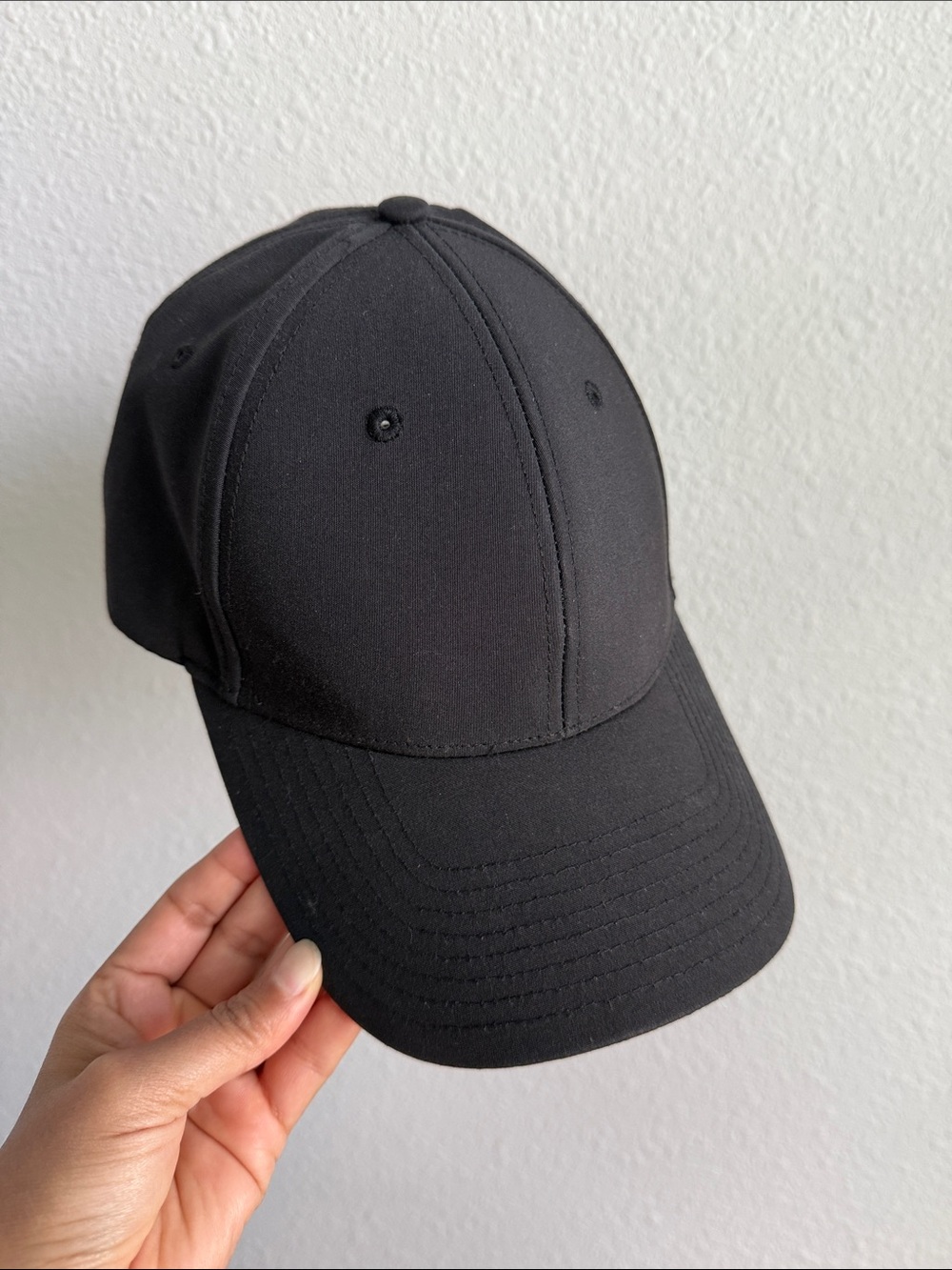Aritzia Golden by TNA Women’s Black Baseball Cap - Minimal Design OneSize